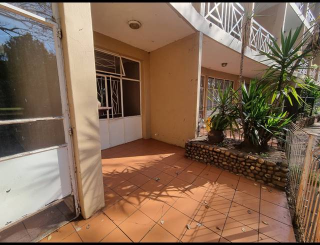 2 BEDROOM FLAT FOR SALE IN THREE RIVERS